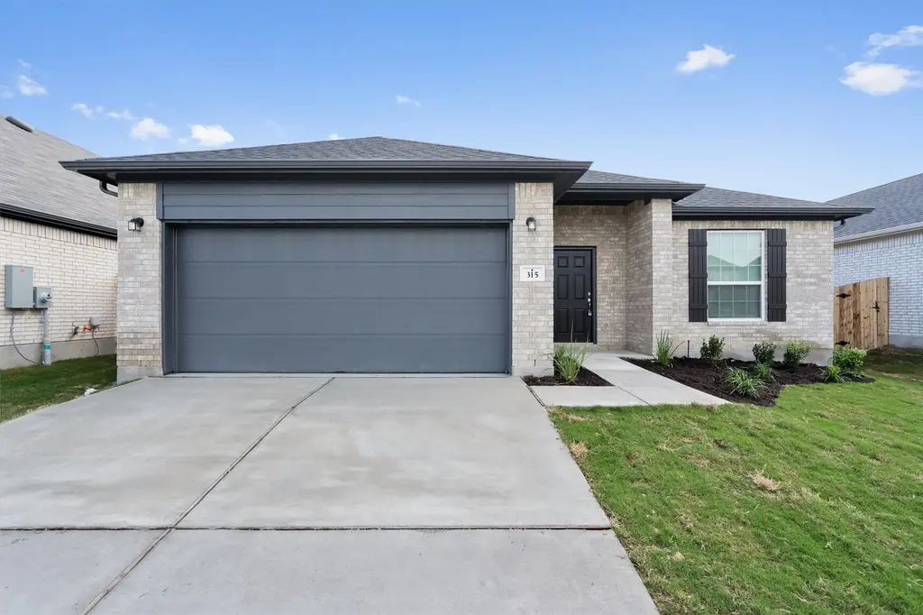 315 Diamondleaf Drive, Buda