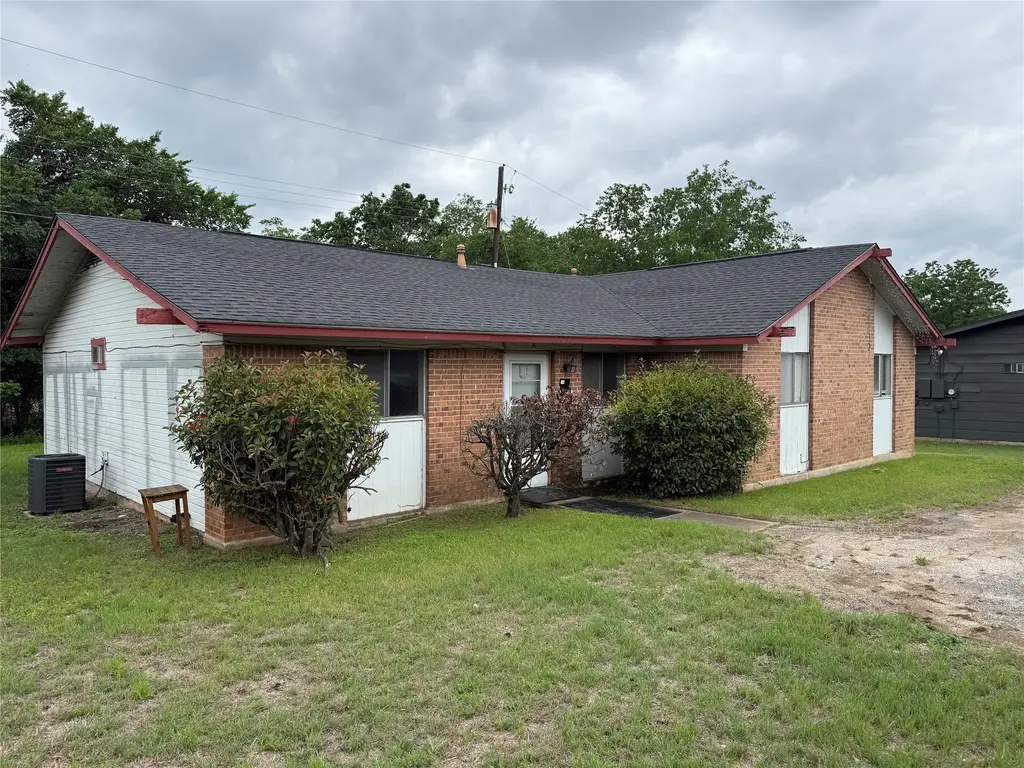 1303 Falcon Cove, Austin