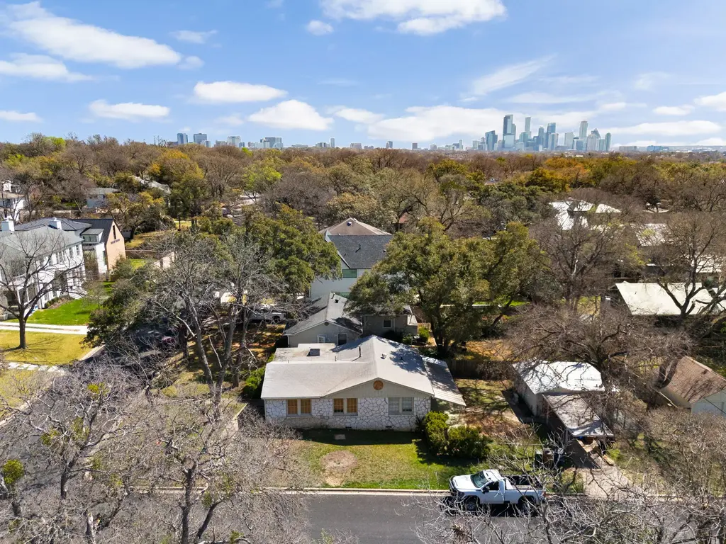 3207 Bridle Path, Austin