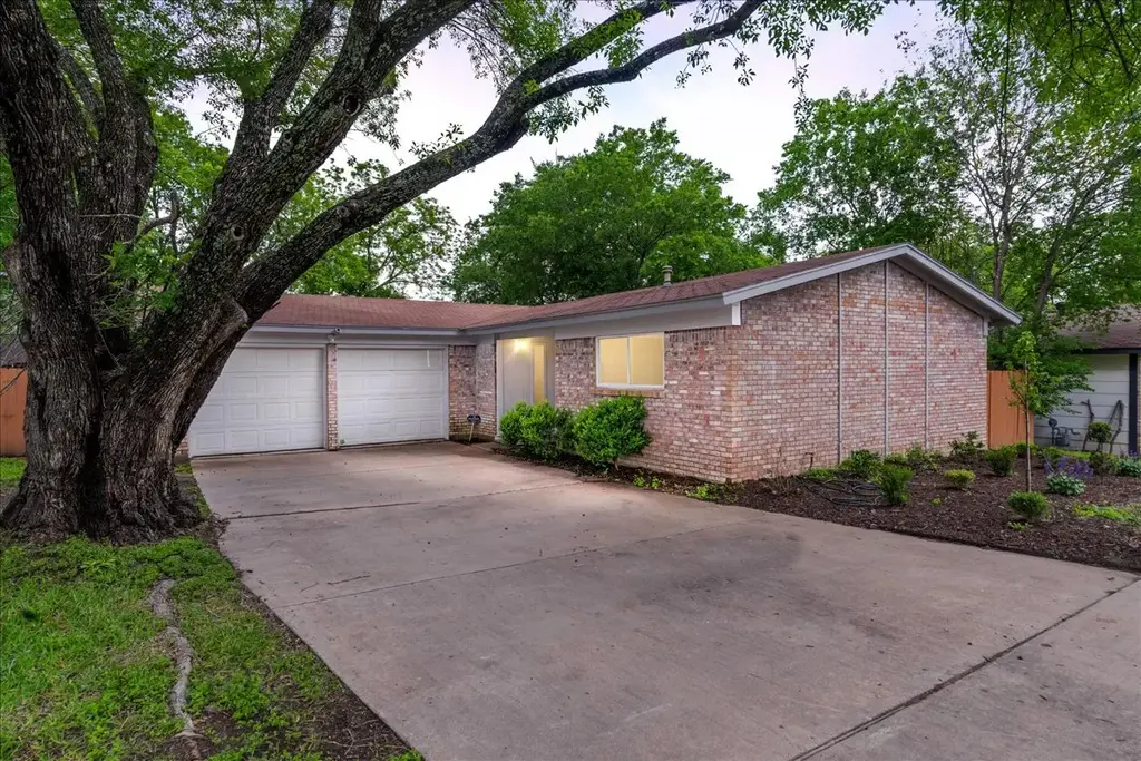 9807 Dallum Drive, Austin