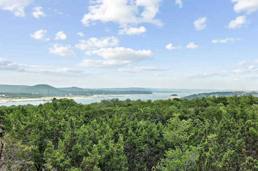 17720 Maritime Point Drive 101, Jonestown