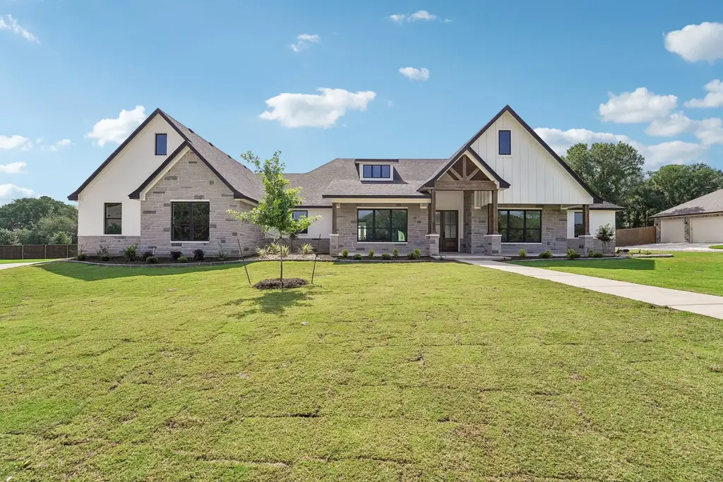 1284 Ambrose Drive, Salado
