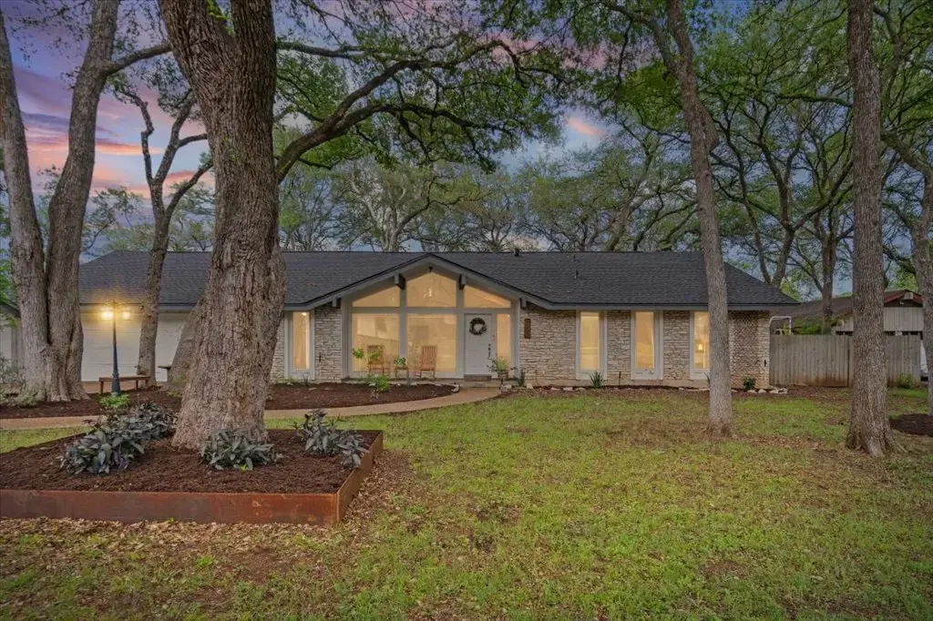 9503 Castlewood Drive, Austin