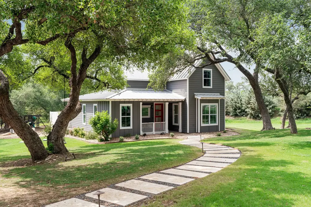509 Victorian Gable Drive, Driftwood