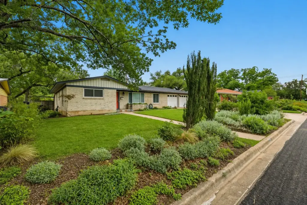 1705 Cloverleaf Drive, Austin