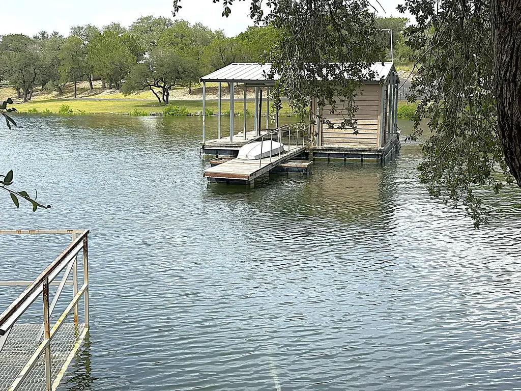 1115 Edgewater Drive, Spicewood