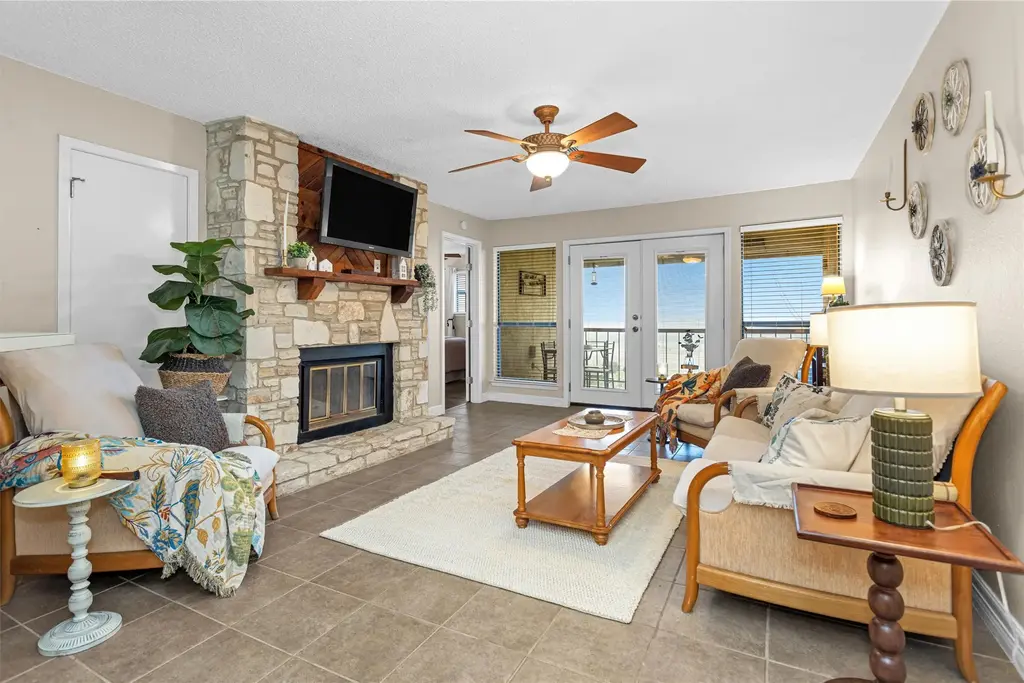 1226 Cougar Drive 15, Canyon Lake