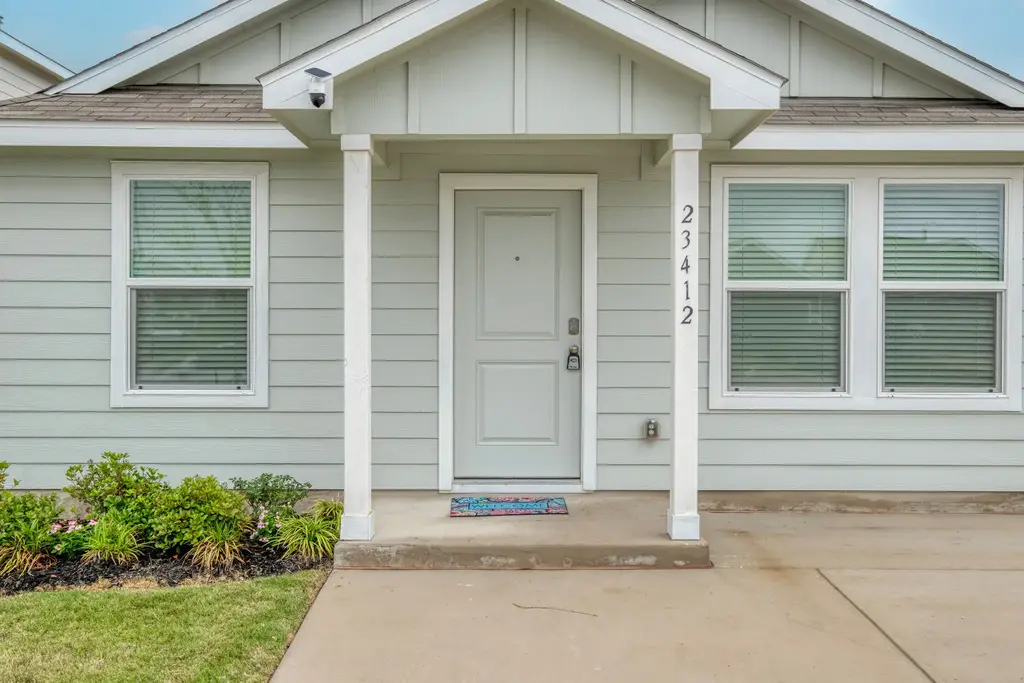 23412 Tiny Moons Way, Elgin