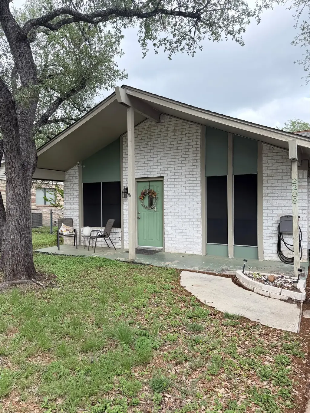 2208 N Cannes Drive, Cedar Park