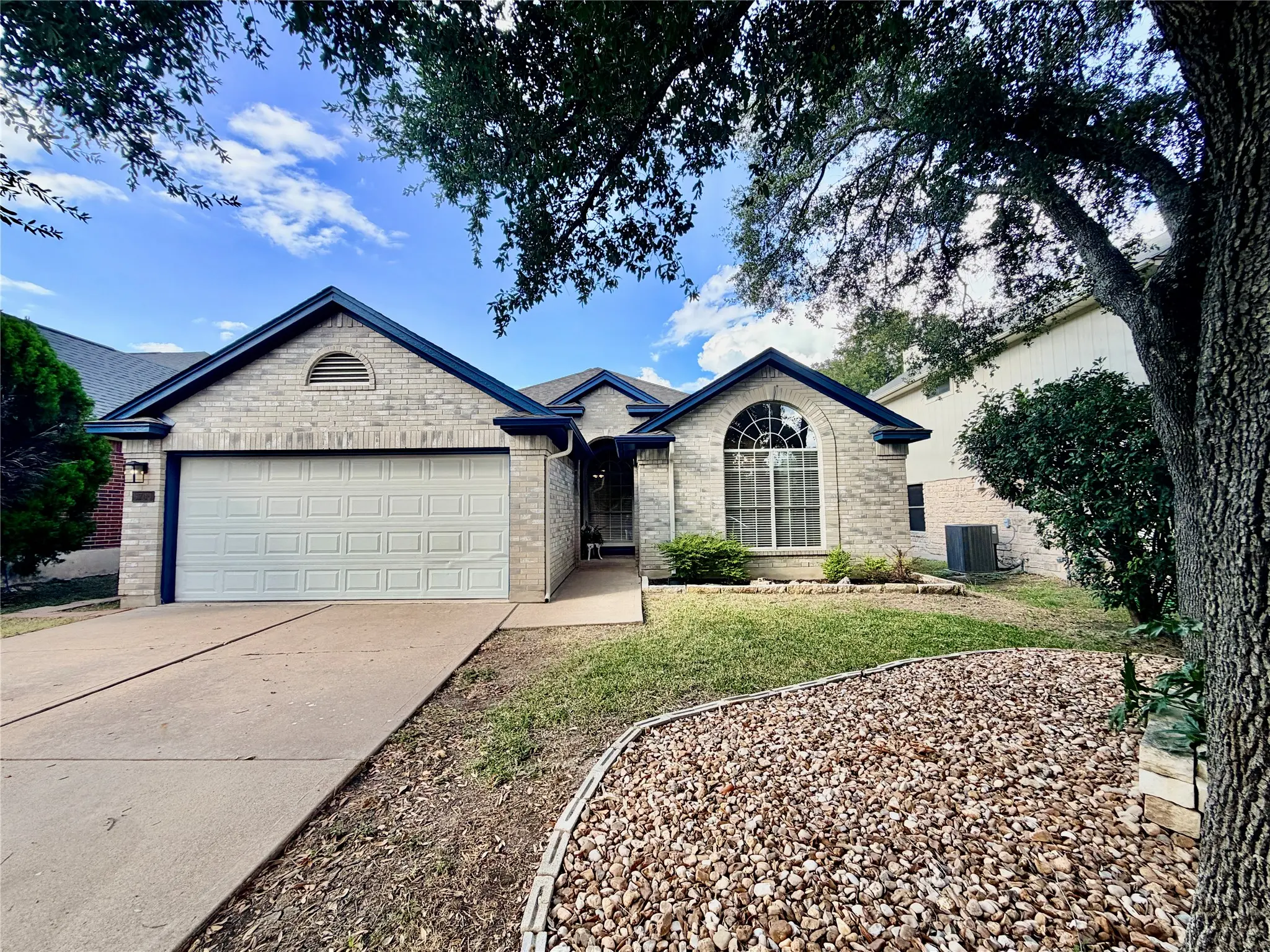 Photo of Listing #7327742