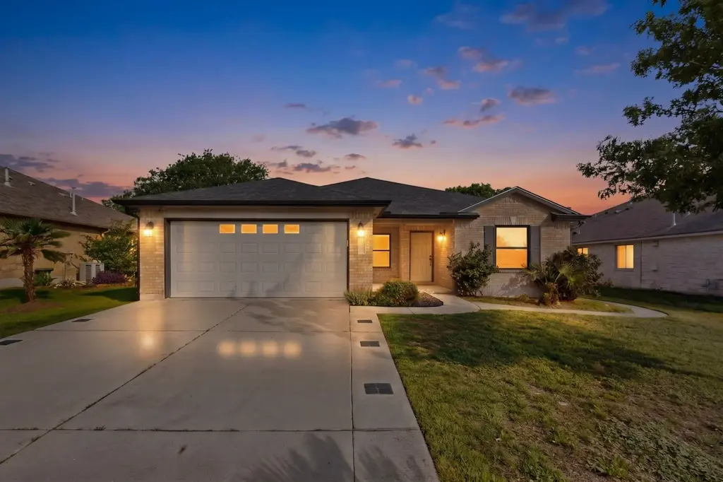 211 Silverado Drive, Kyle