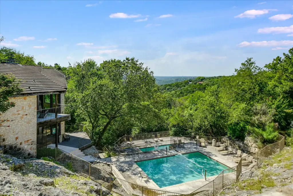 8200 Neely Drive 242, Austin