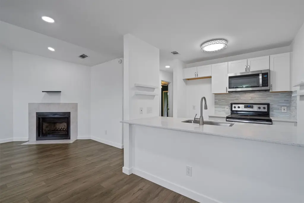 6409 Burns Street 304, Austin