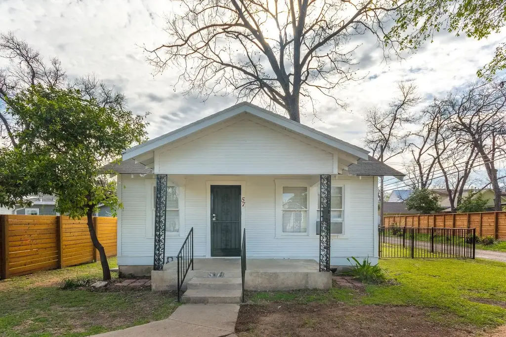 57 Chalmers Avenue, Austin