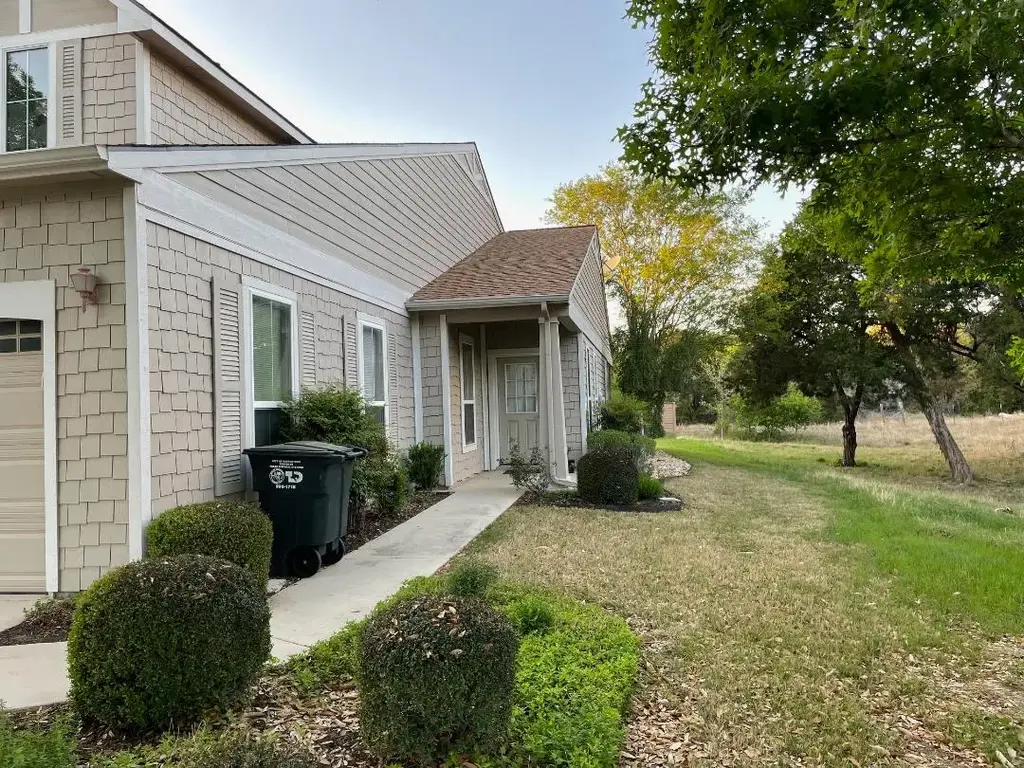 319 Essex Lane, Georgetown