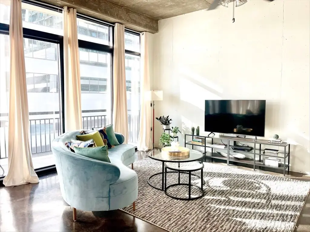 311 W 5th Street 806, Austin