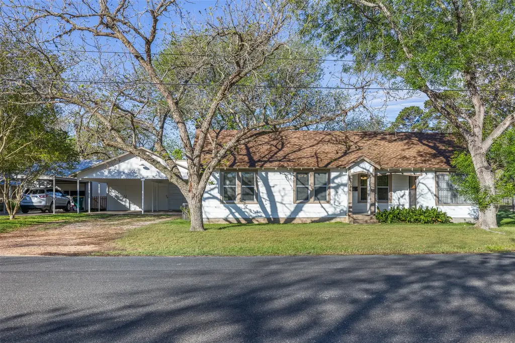 1014 S Madison Street, La Grange