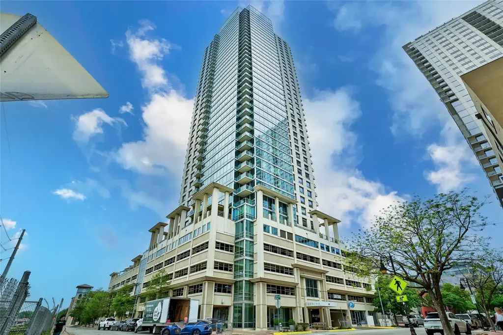 300 Bowie Street 902, Austin