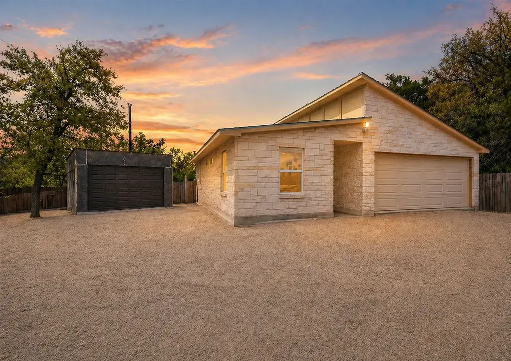 2705 Cory Lane, Spicewood