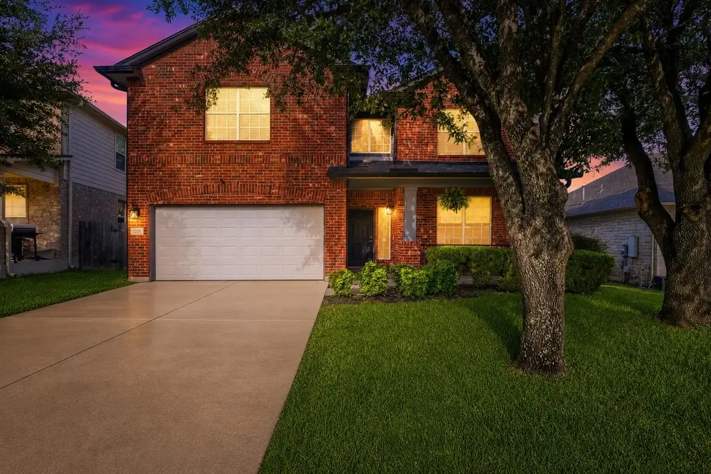 8215 Menlo Park Place, Round Rock