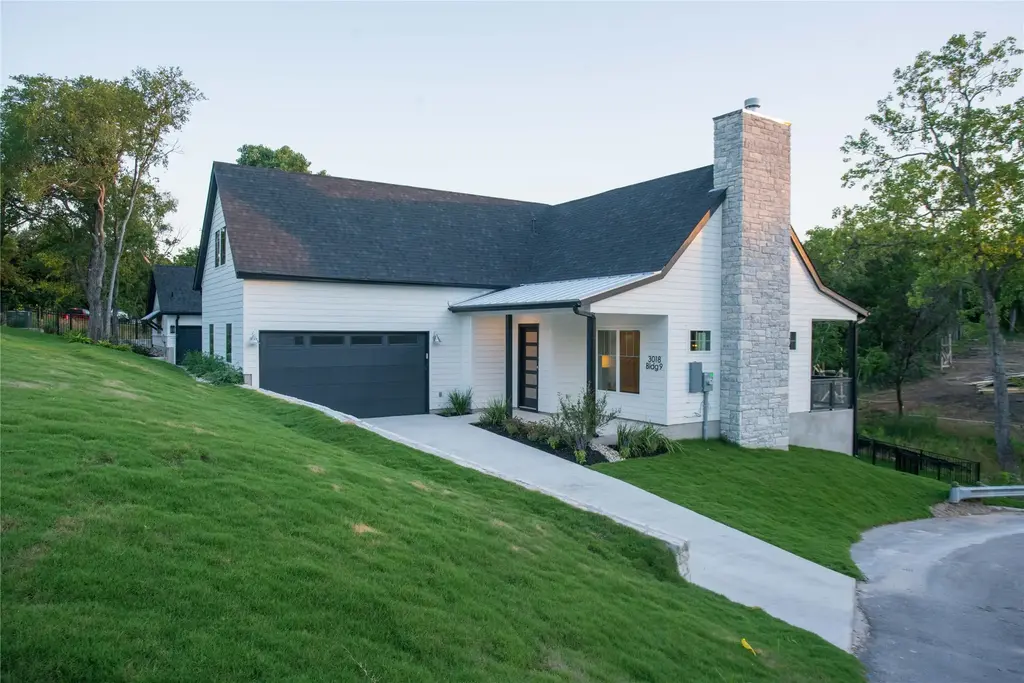 3018 Sunridge Drive 9, Austin