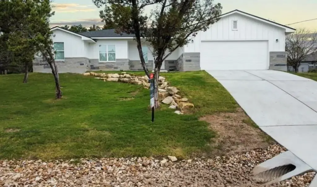 5102 Moss Point, Lago Vista