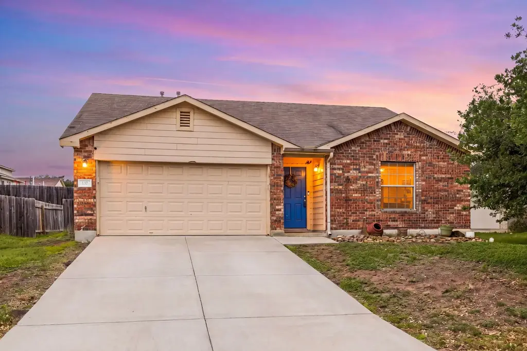 137 Sawgrass Circle, Kyle
