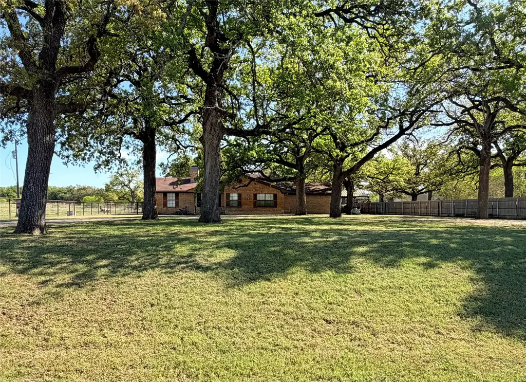 1076 Fm 2095, Cameron