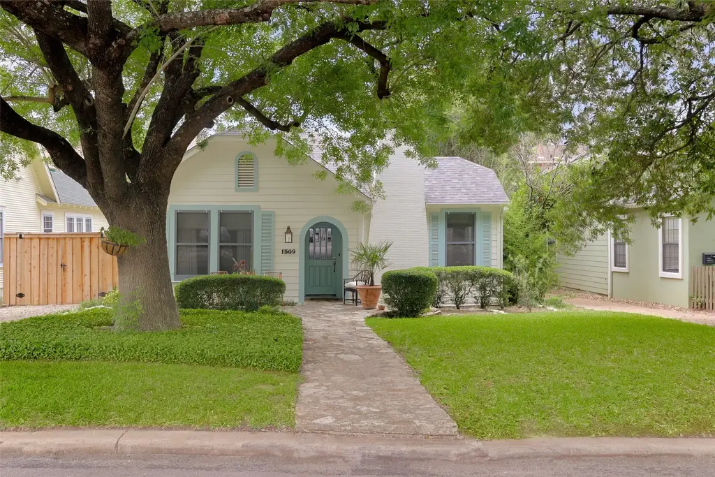 1509 Palma Plaza, Austin