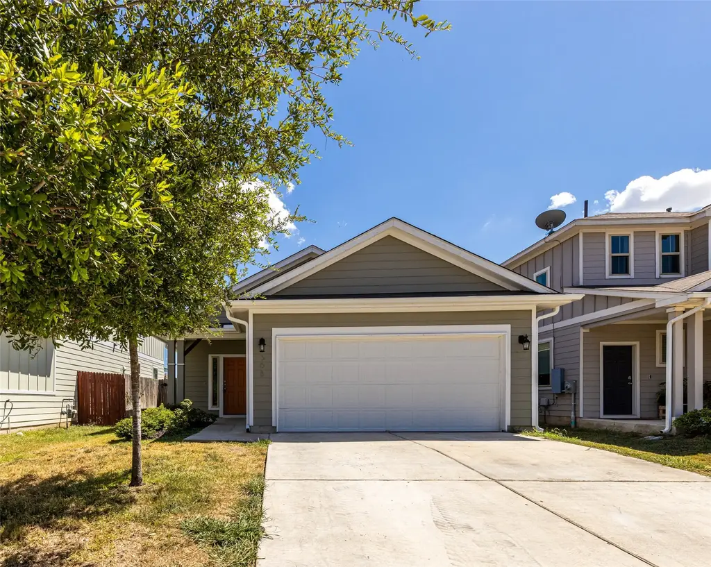 368 Wapiti Road, Buda