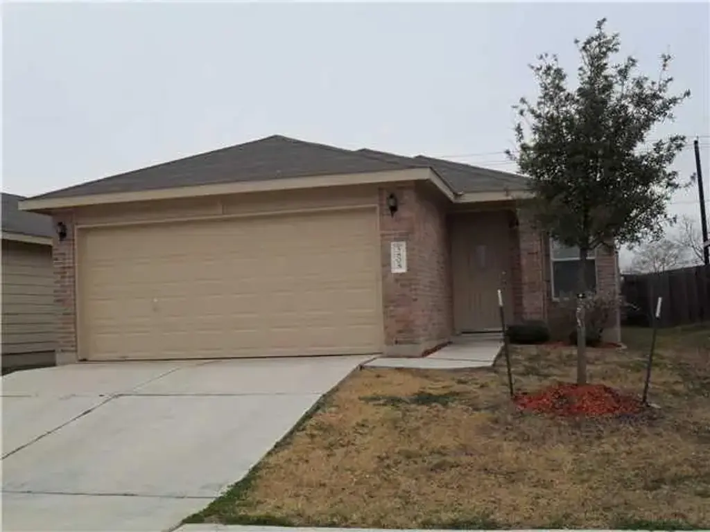 5808 Angel Drive, Del Valle