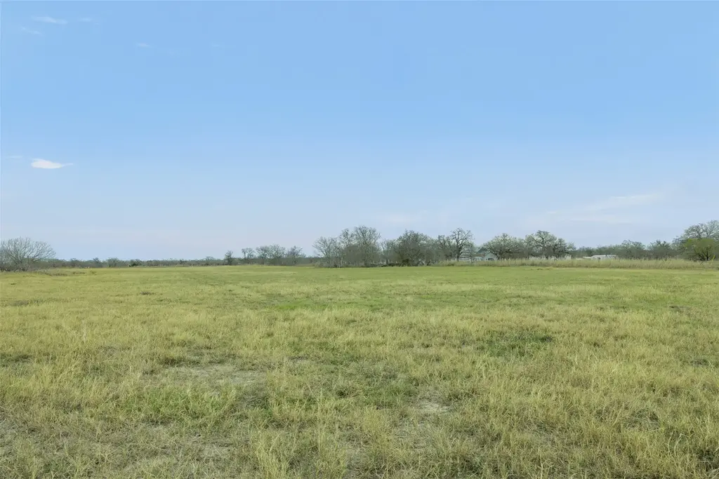 Lot 1 Fm 86, Luling