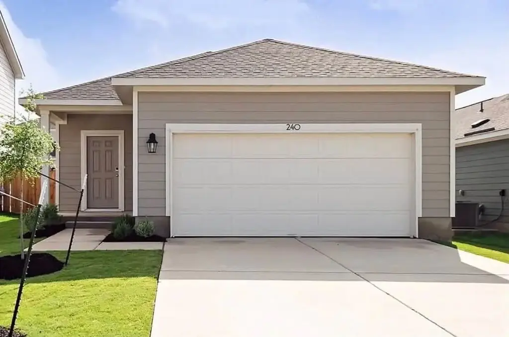 240 Alcatraz Loop, Jarrell