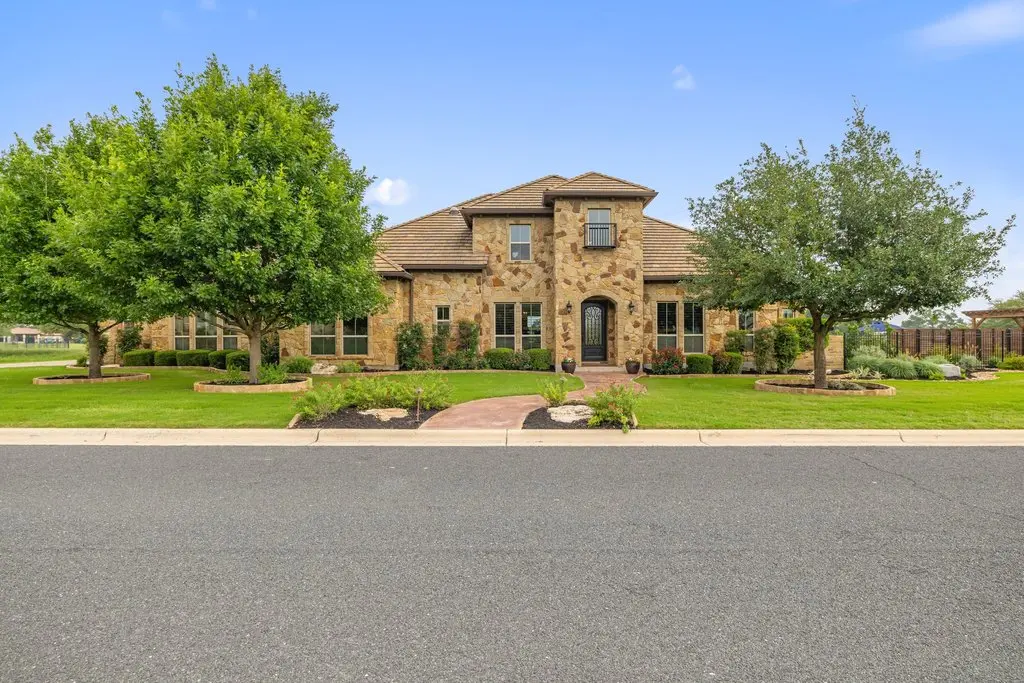 Photo of Listing #1036920