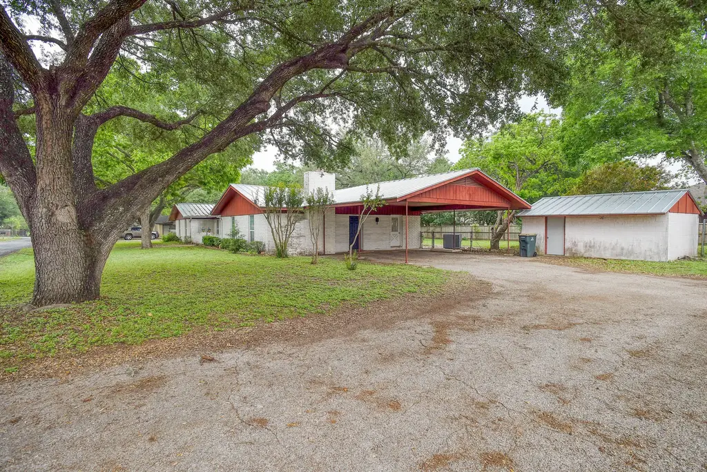204 Maynard Street, Bastrop