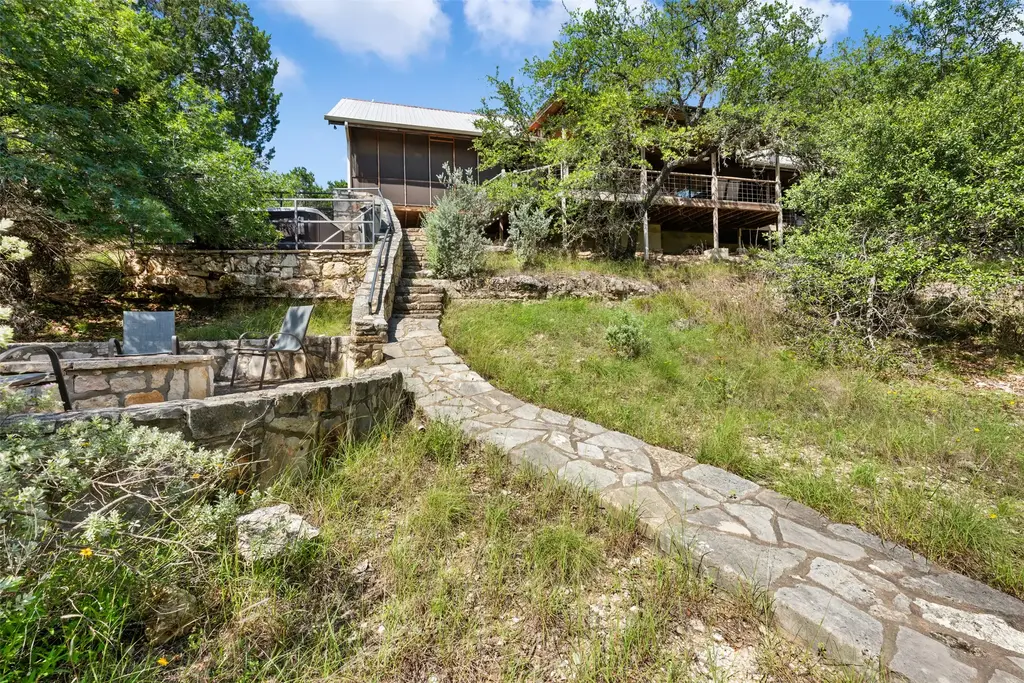 555 Hillsedge Road, Wimberley