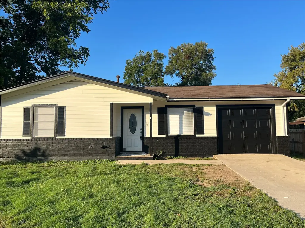 4 Hollywood Drive, Lampasas