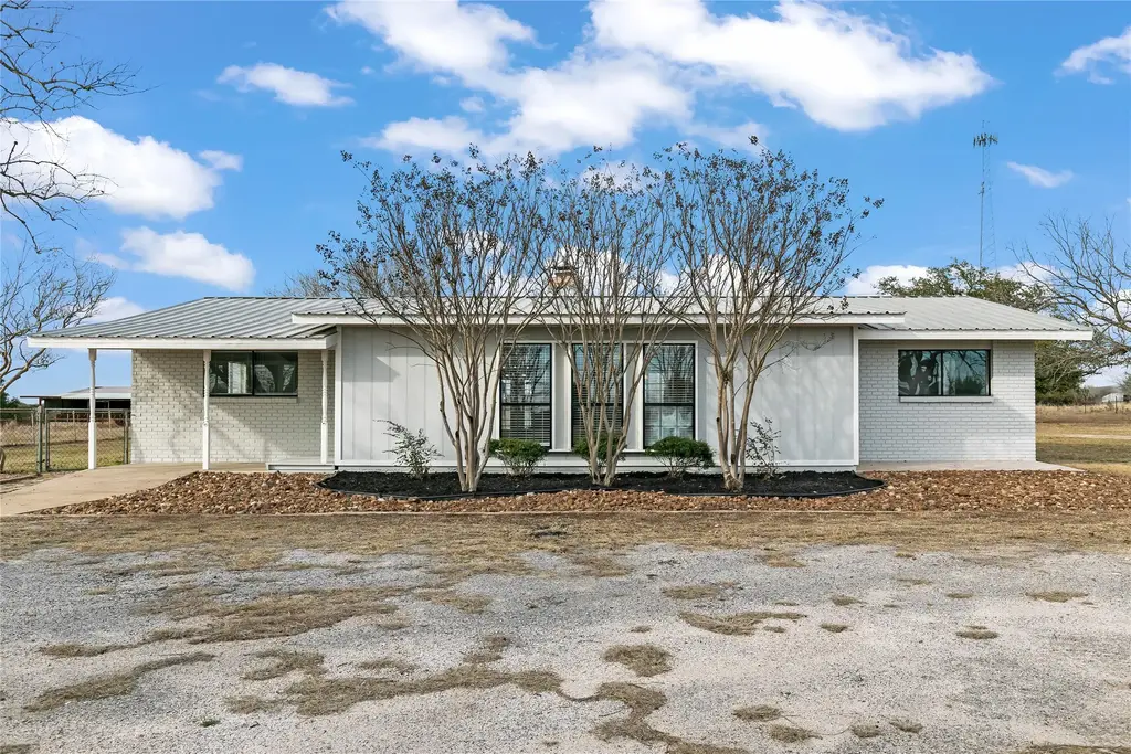 2736 E State Highway 29, Burnet