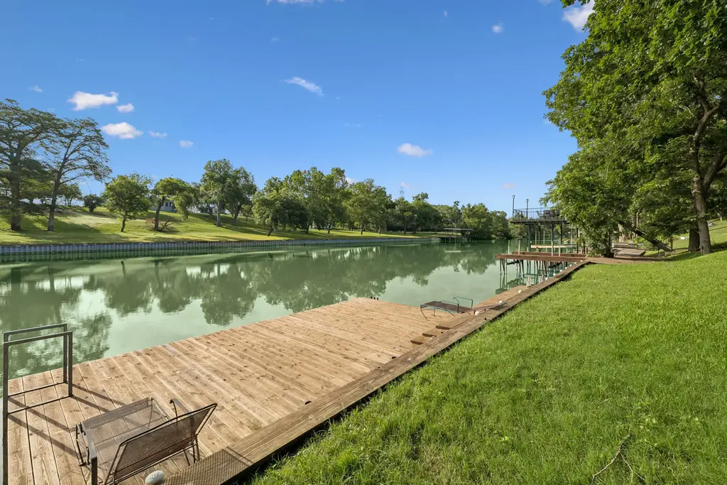 360 Shangrila Lane, New Braunfels