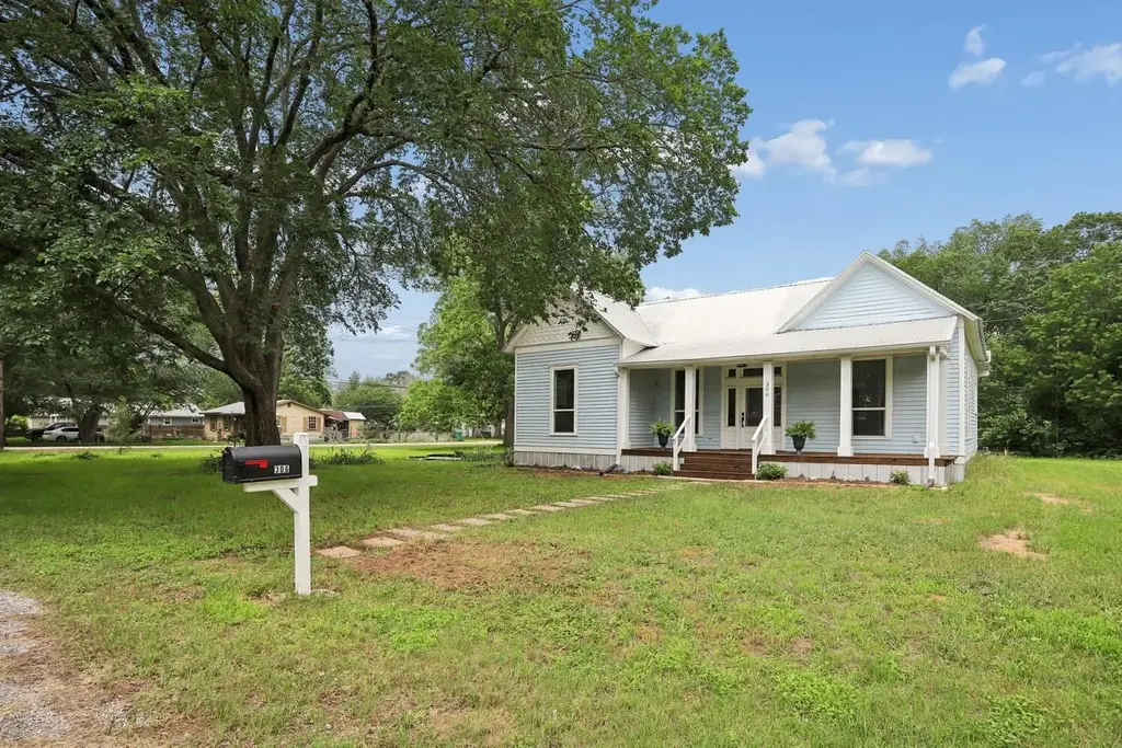 306 Rivers Street, Smithville