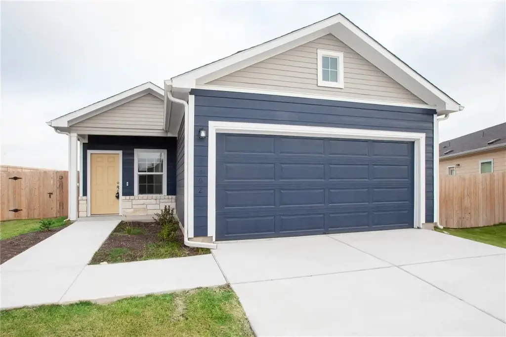 15302 Grenadine Bloom Cove, Del Valle