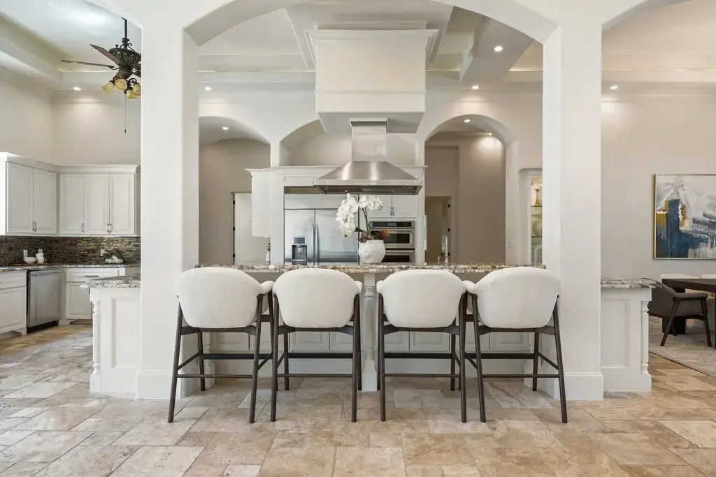 102 Long Point Cove, Georgetown