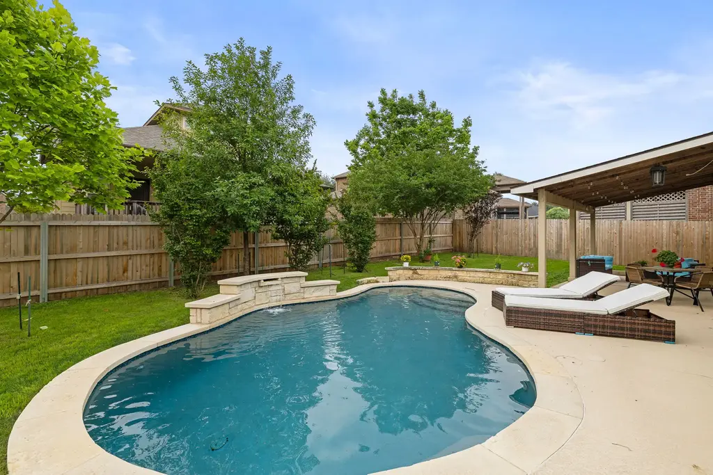 1143 Huntington Trail, Round Rock