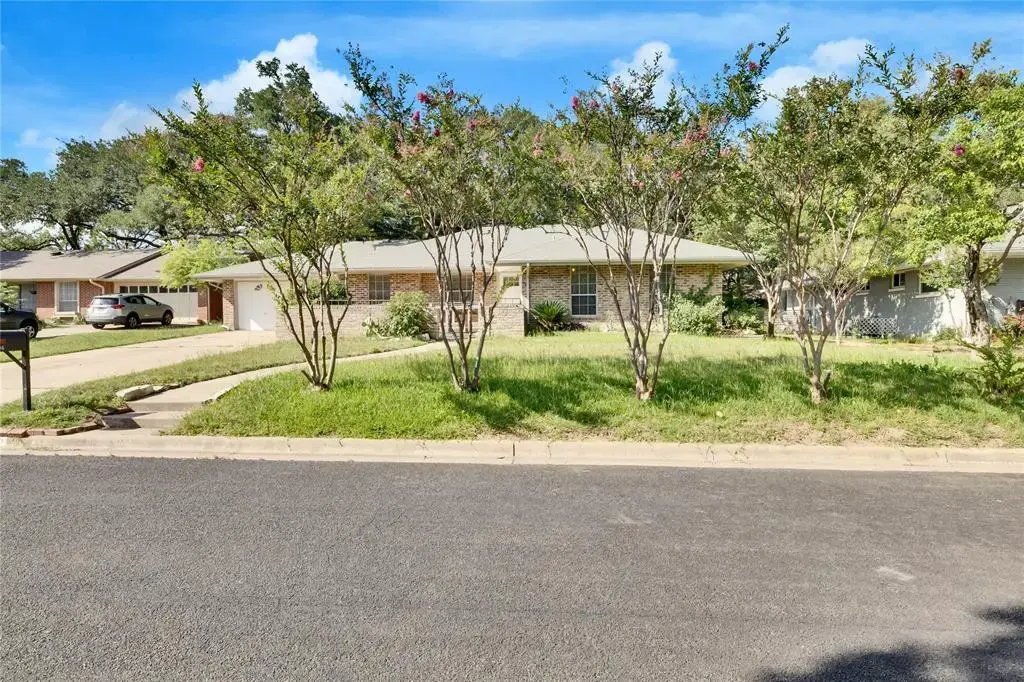 2406 Sheri Oak Lane, Austin