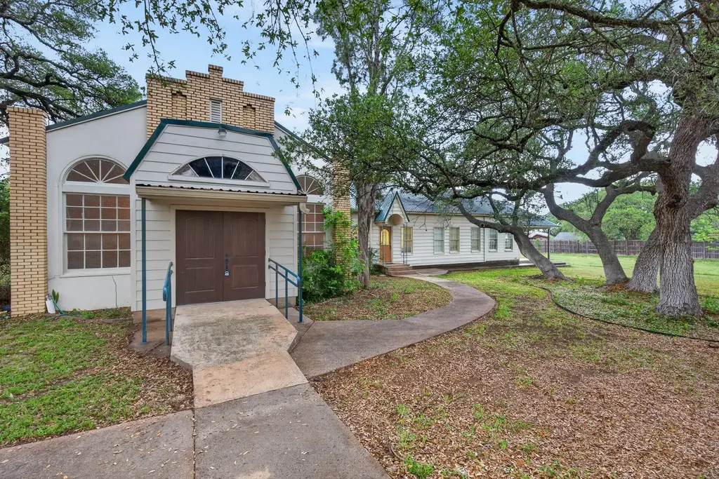 410 N West, Bertram