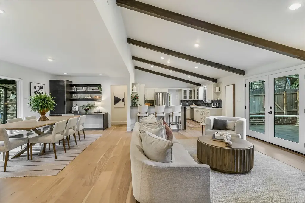 201 Westwood Terrace, West Lake Hills