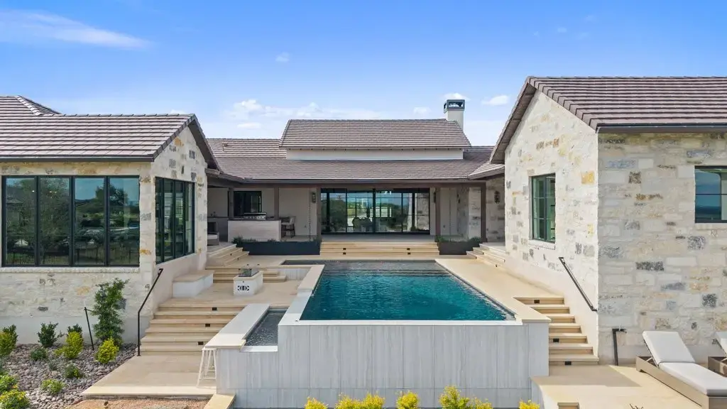 27031 Haynie Flat Road, Spicewood