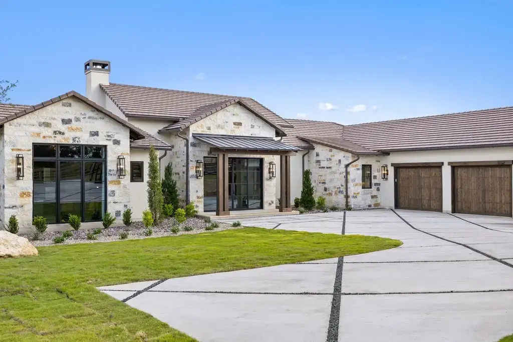 27031 Haynie Flat Road, Spicewood