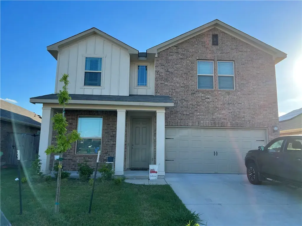 14020 Kira Lane, Manor
