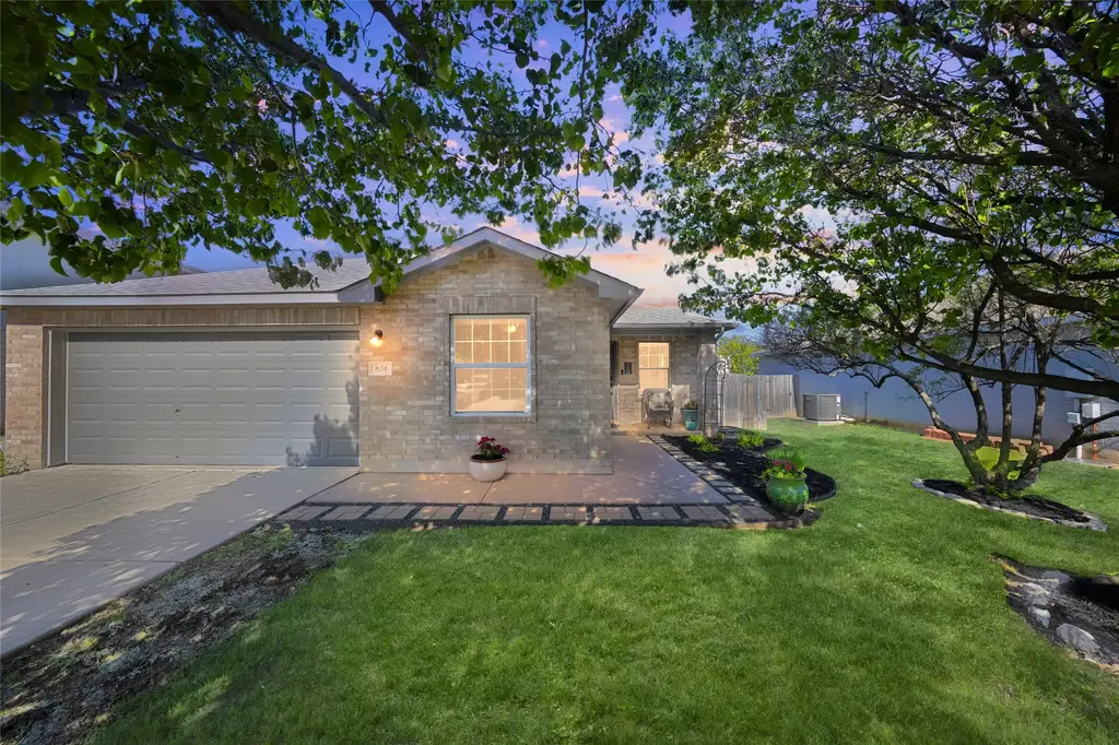 804 Pampas Ricas Drive, Leander